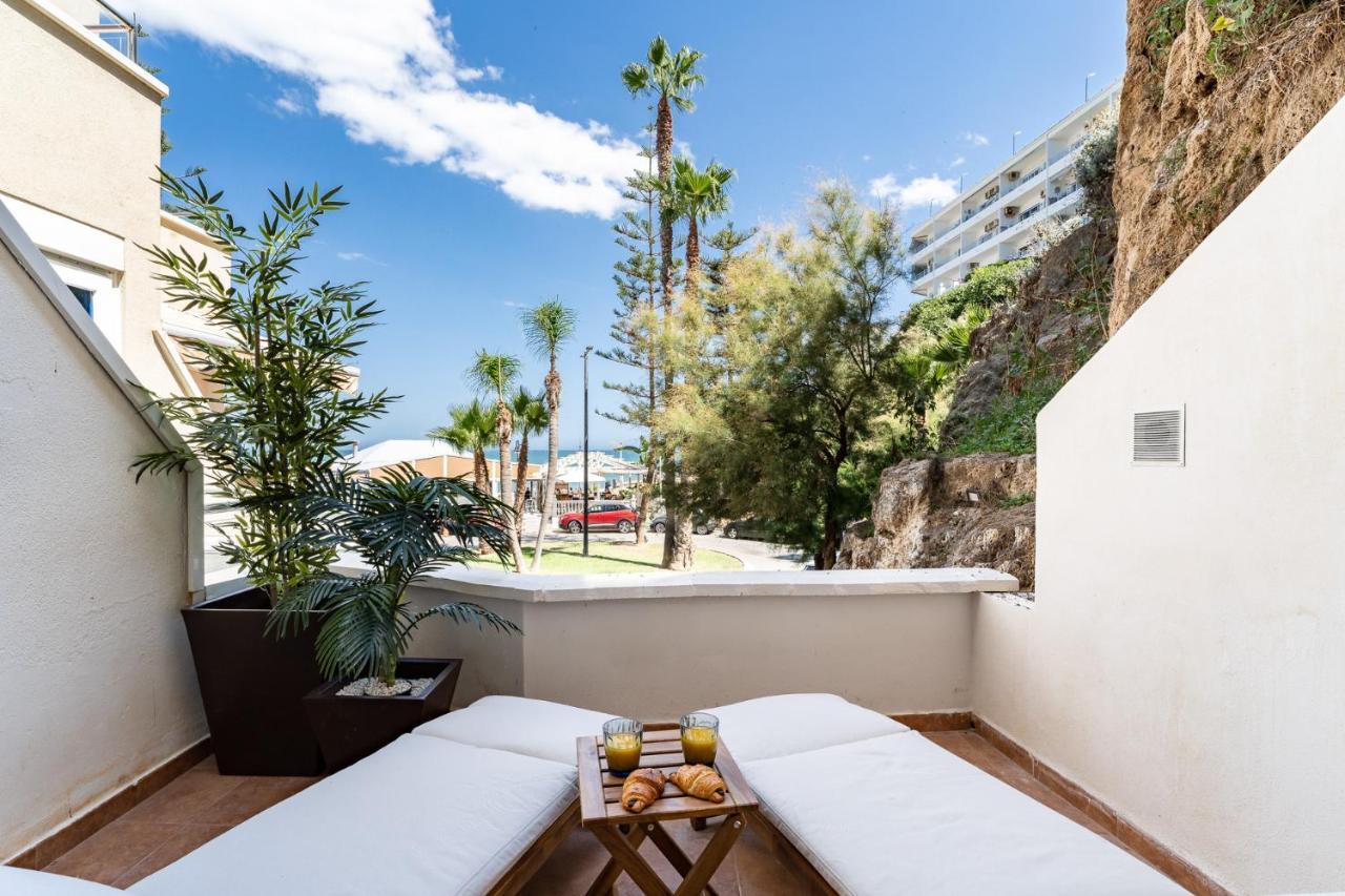 Luxury Beachfront Living On The With Big Terrace *